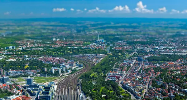 Luftbild von Stuttgart, 2007. Foto: LMZ / Arnim Weischer.