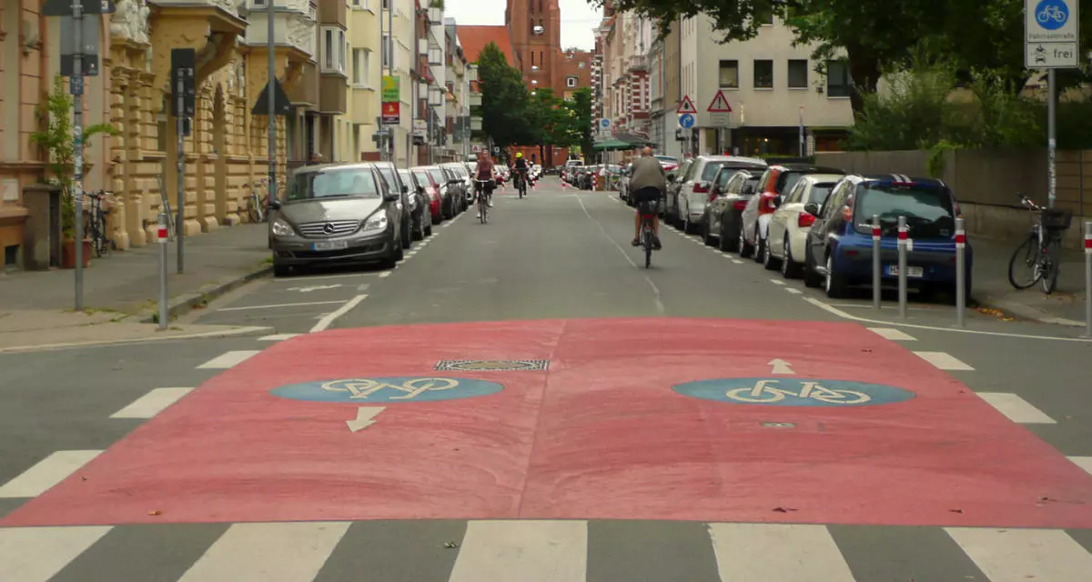 Individualverkehr. Symbolbild. Foto: Wikimedia (CC BY-SA 3.0) | Axel Hindermith Individualverkehr. Symbolbild. Foto: Wikimedia (CC BY-SA 3.0) | Axel Hindermith