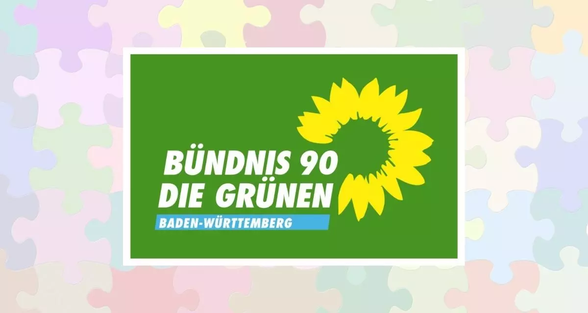Logo der Grünen Baden-Württemberg vor dem Hintergrund bunter Puzzleteile.