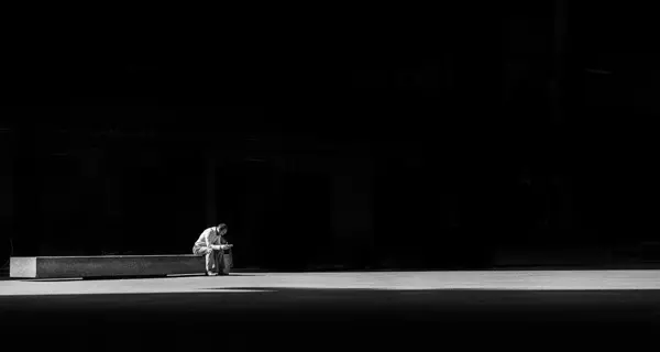 Einsamkeit. Foto: Photo by Matthew Henry on Unsplash.com.