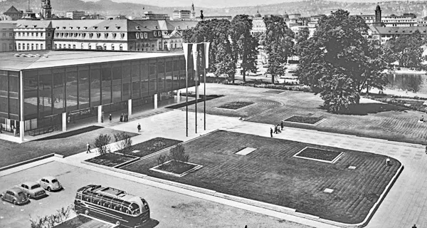 Landtag mit Neuem Schloss in Stuttgart, 1961. Foto: LMZ BW Landtag mit Neuem Schloss in Stuttgart, 1961. Foto: LMZ BW